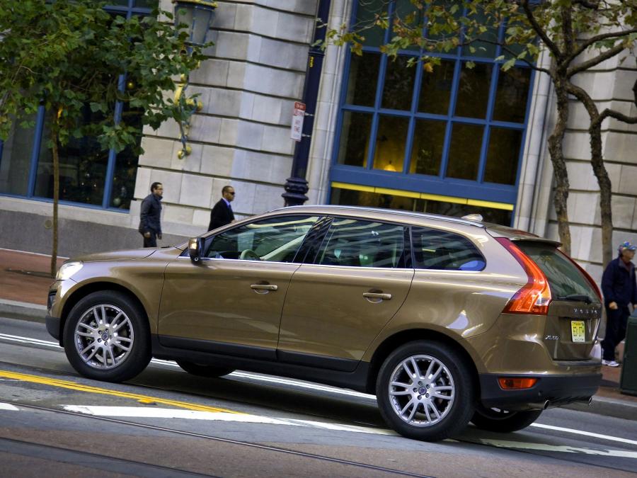  Volvo XC60 T6 2008 года  (US) (фото 9 из 16)